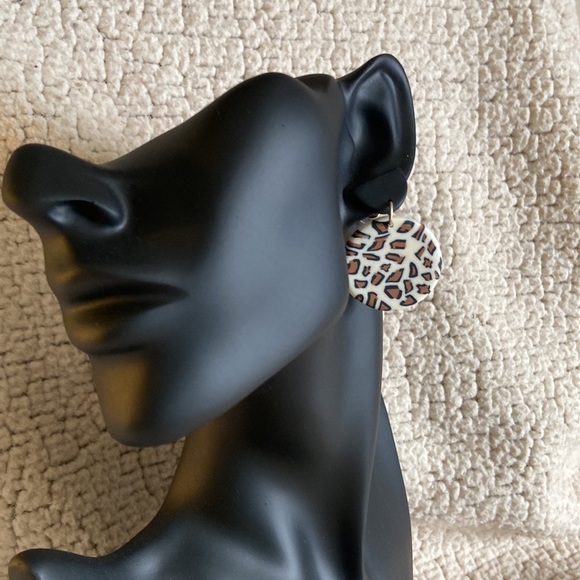 💌 Retro 80s Geometric Leopard Print Earrings - Picture 2 of 9